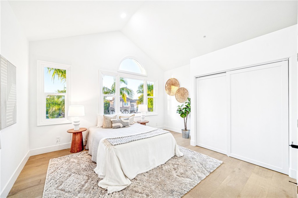 6692 Alamitos Circle