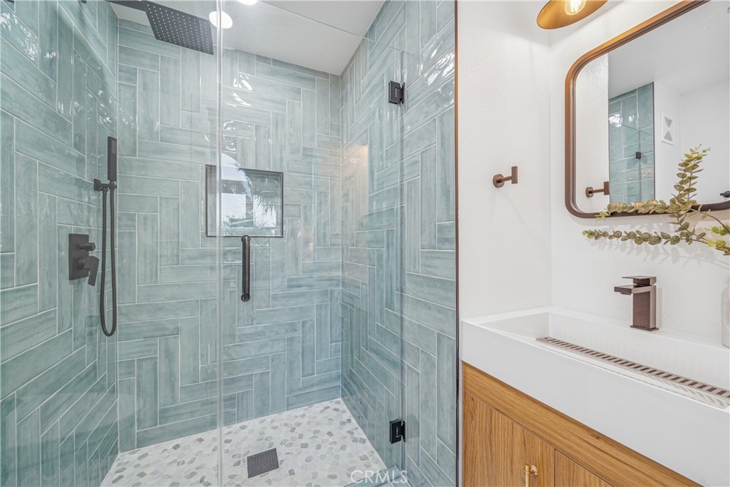 6692 Alamitos Circle