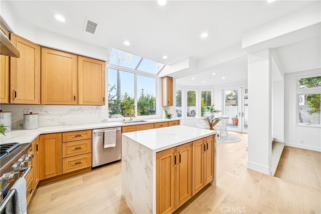 6692 Alamitos Circle