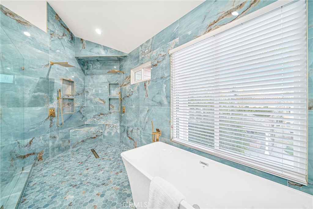 6692 Alamitos Circle