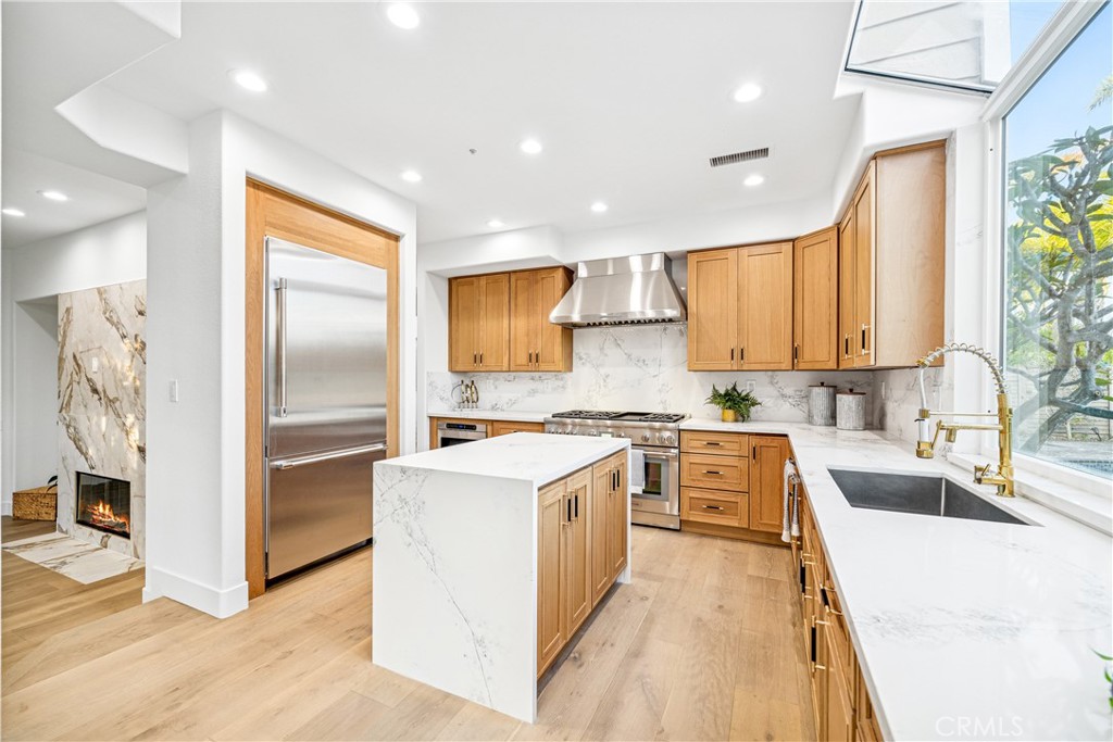 6692 Alamitos Circle