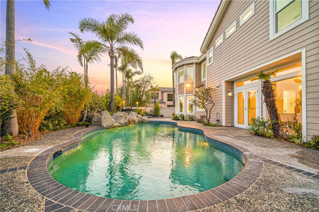 6692 Alamitos Circle