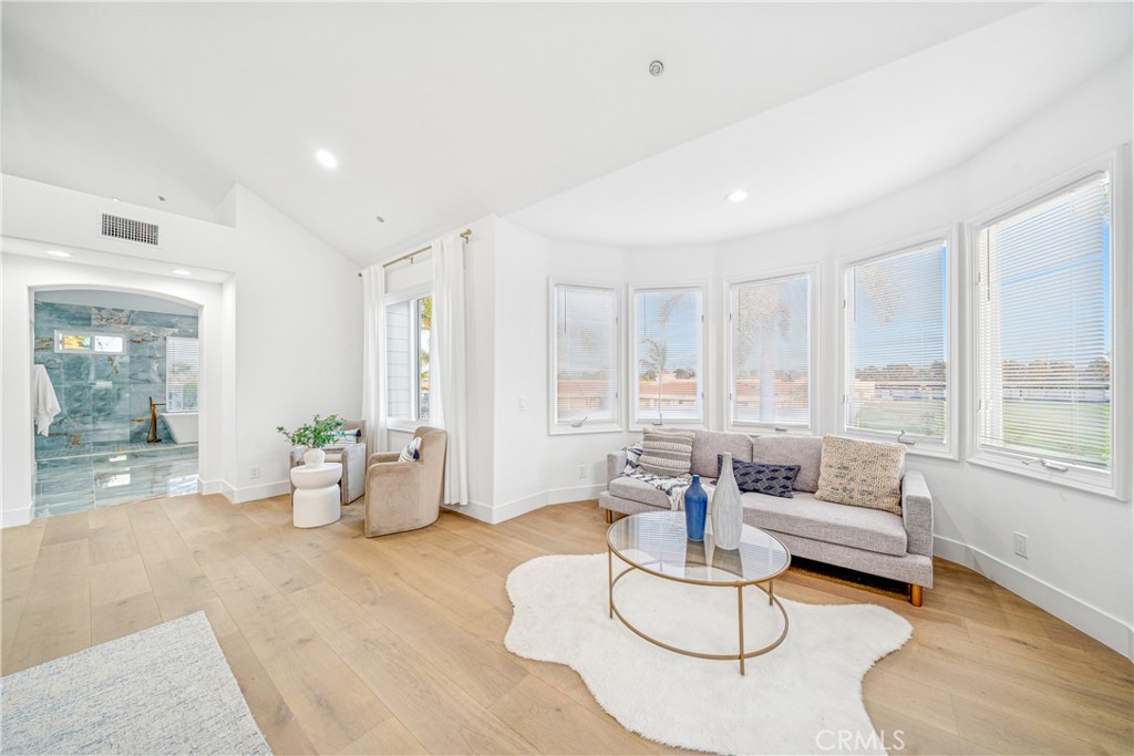 6692 Alamitos Circle