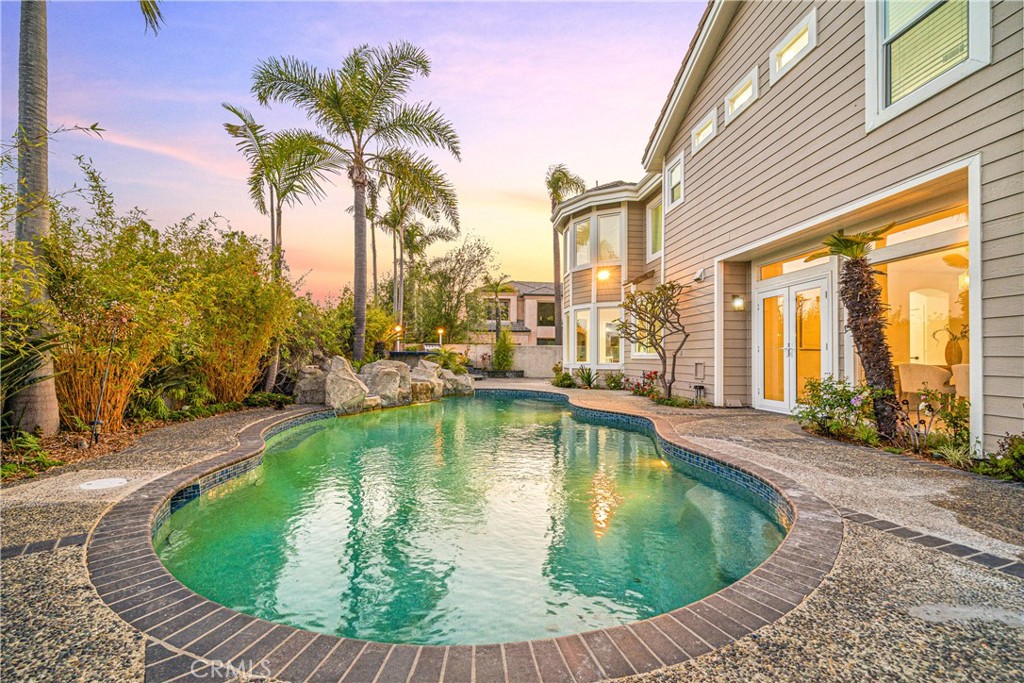 6692 Alamitos Circle