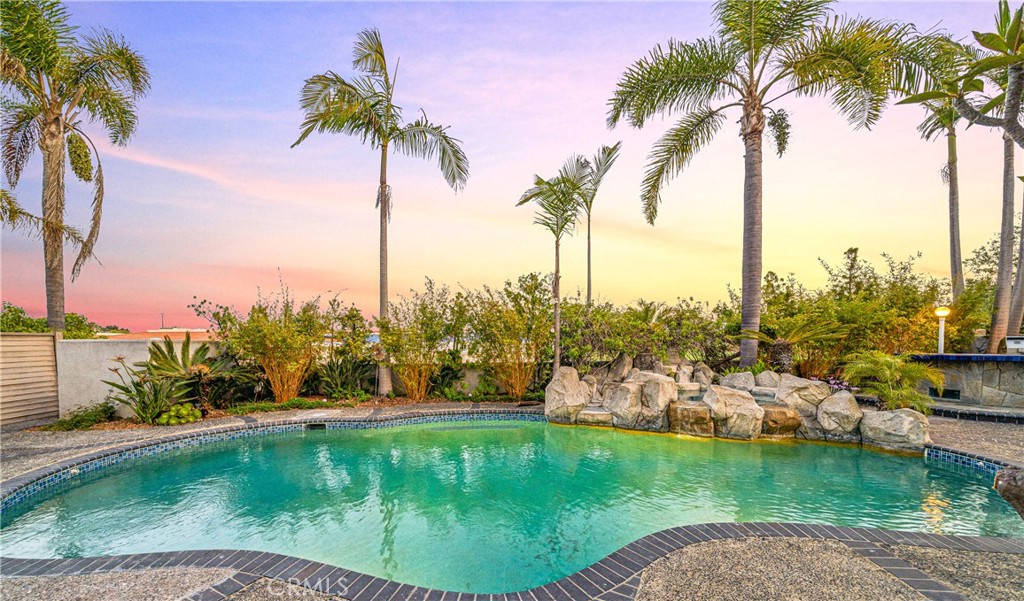 6692 Alamitos Circle