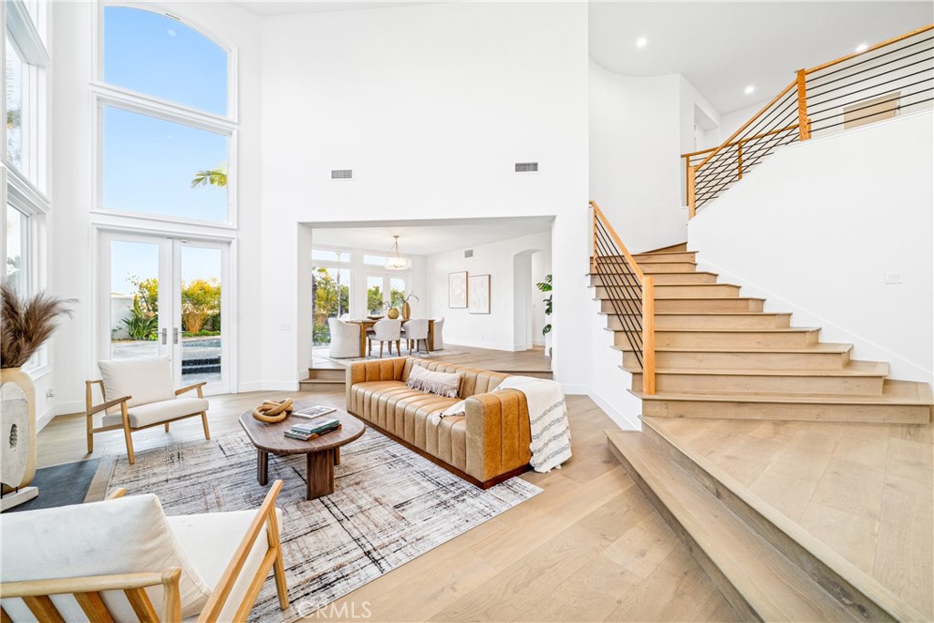 6692 Alamitos Circle