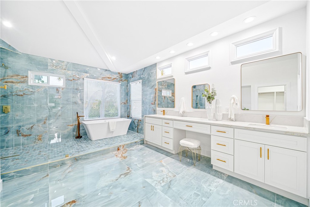 6692 Alamitos Circle