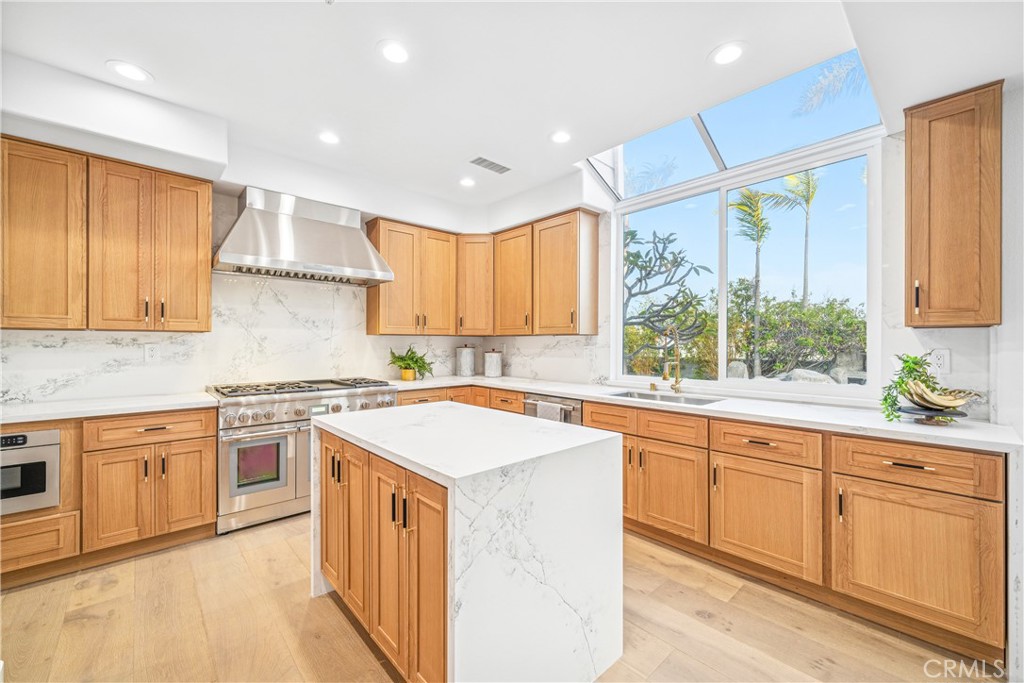 6692 Alamitos Circle