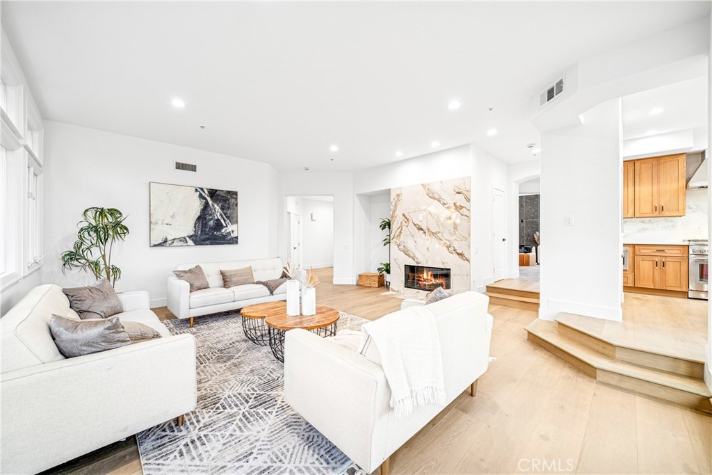 6692 Alamitos Circle