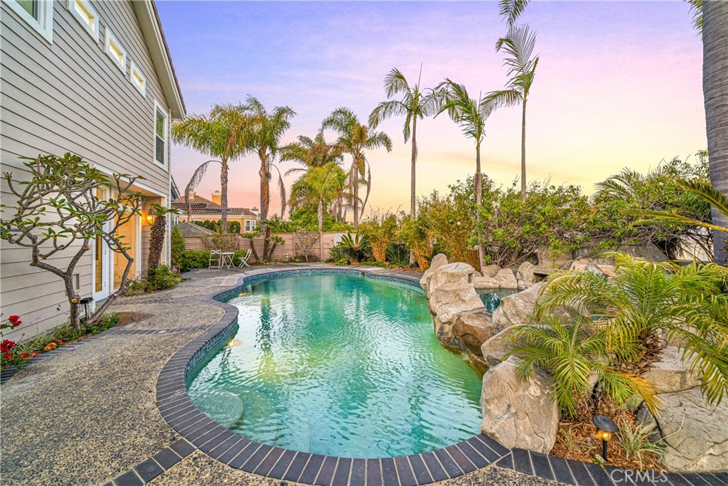 6692 Alamitos Circle