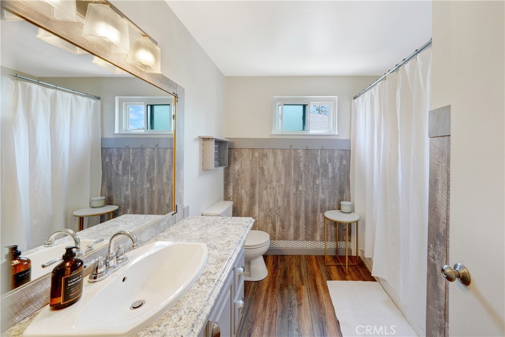 338 E Palmdale Avenue 4