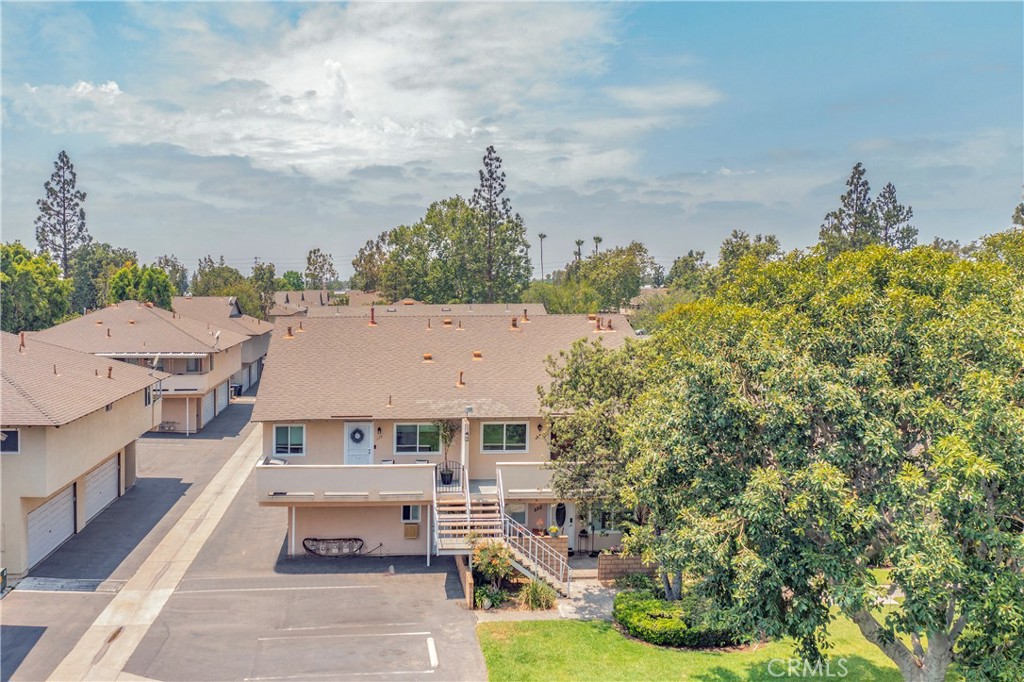 338 E Palmdale Avenue 4