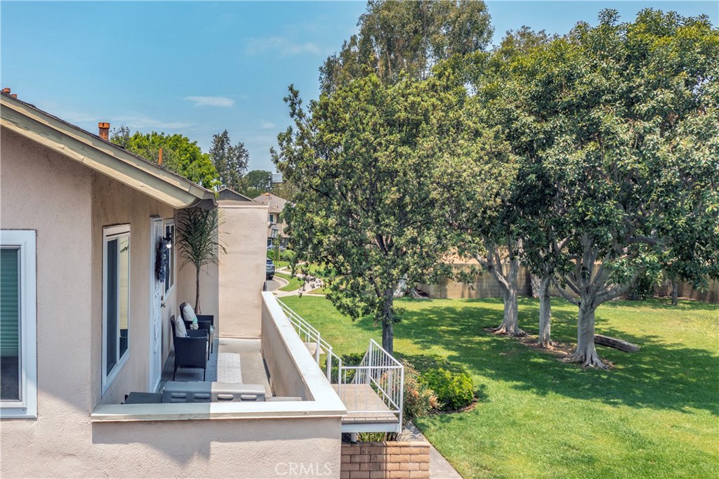 338 E Palmdale Avenue 4