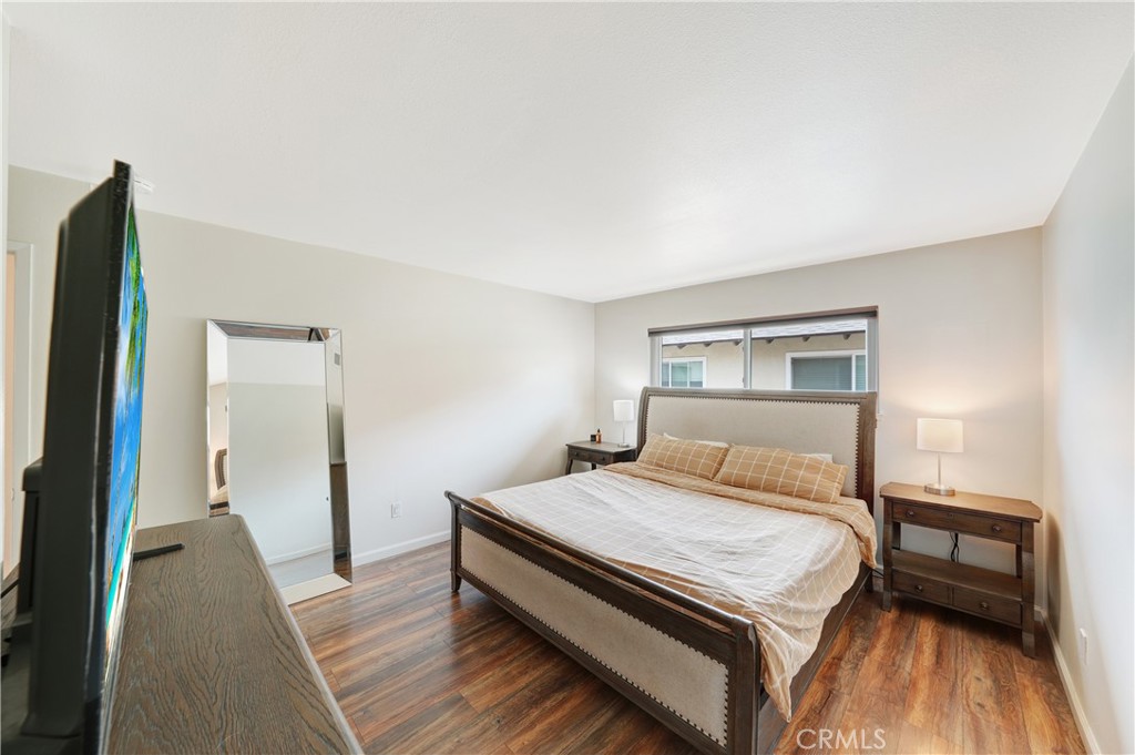 338 E Palmdale Avenue 4