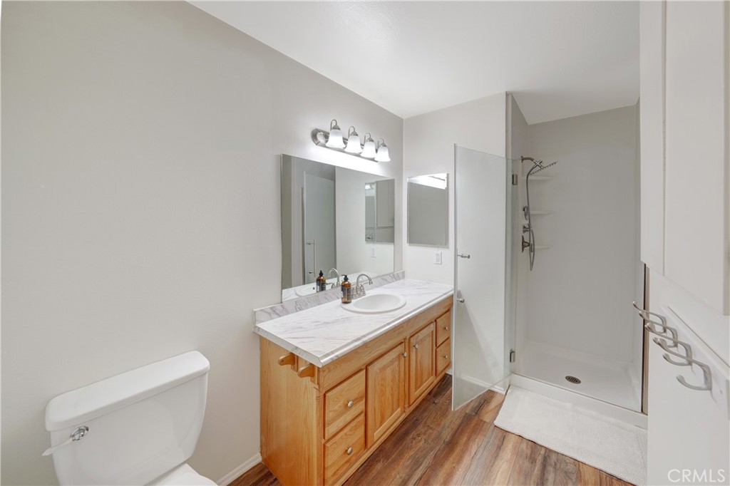 338 E Palmdale Avenue 4