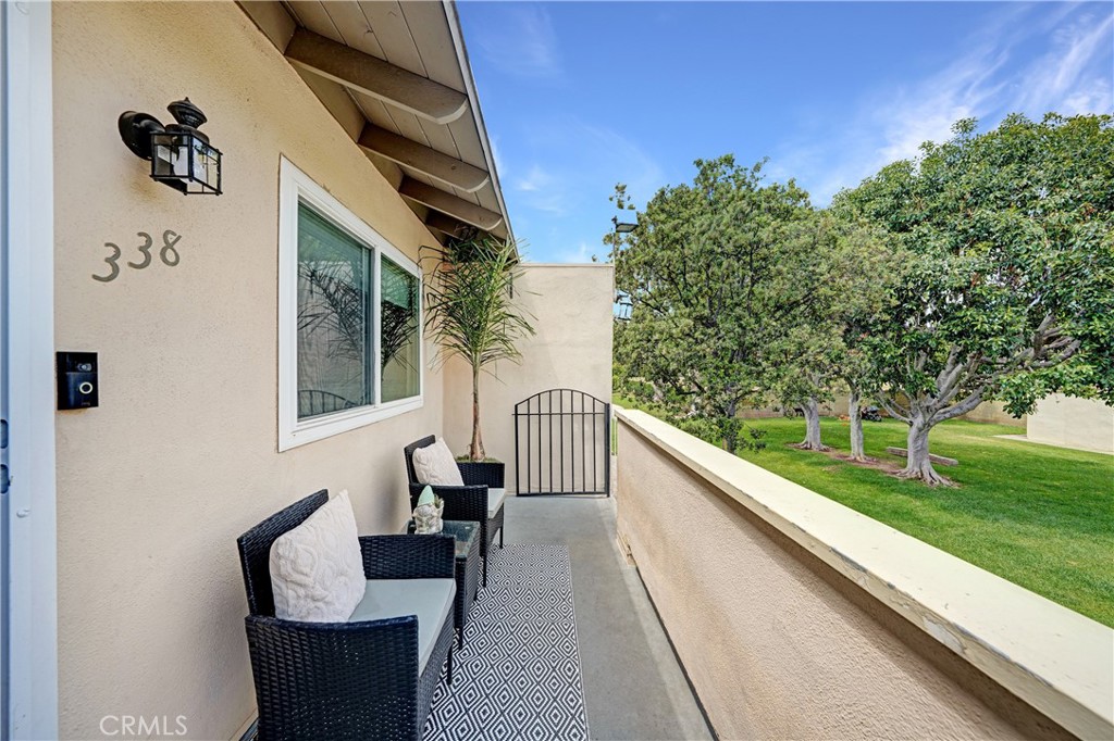 338 E Palmdale Avenue 4