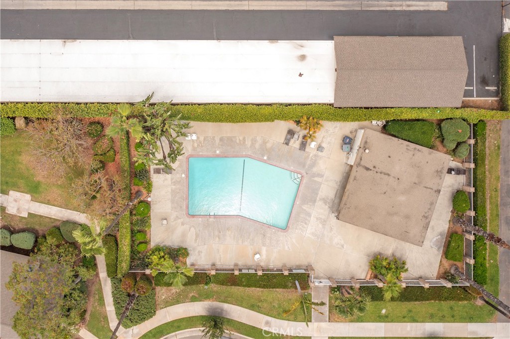 338 E Palmdale Avenue 4