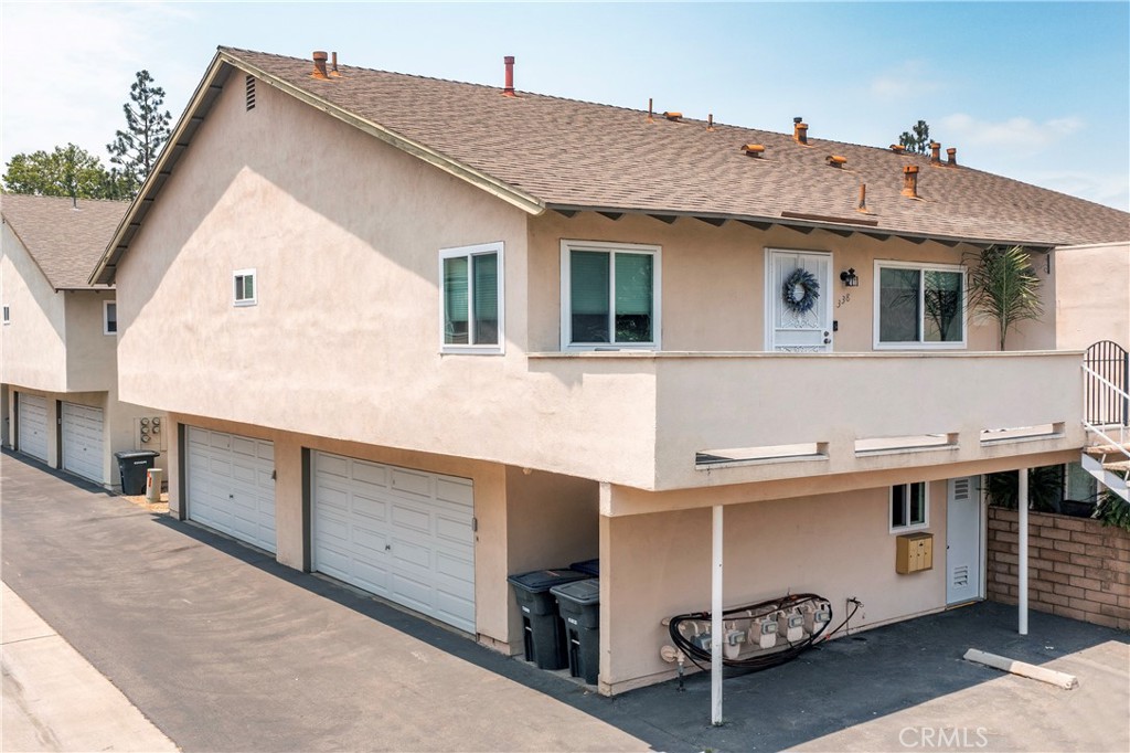 338 E Palmdale Avenue 4