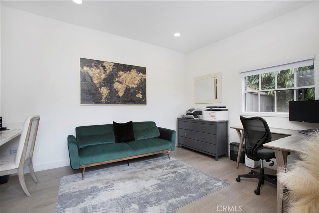 5529 Hersholt Avenue