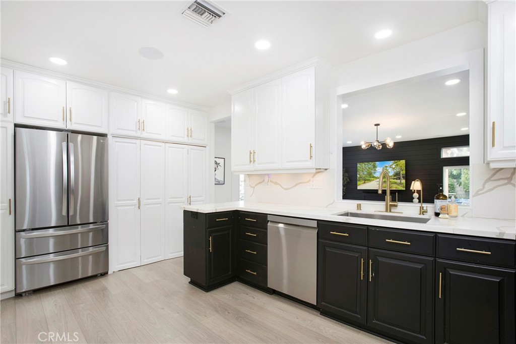 5529 Hersholt Avenue