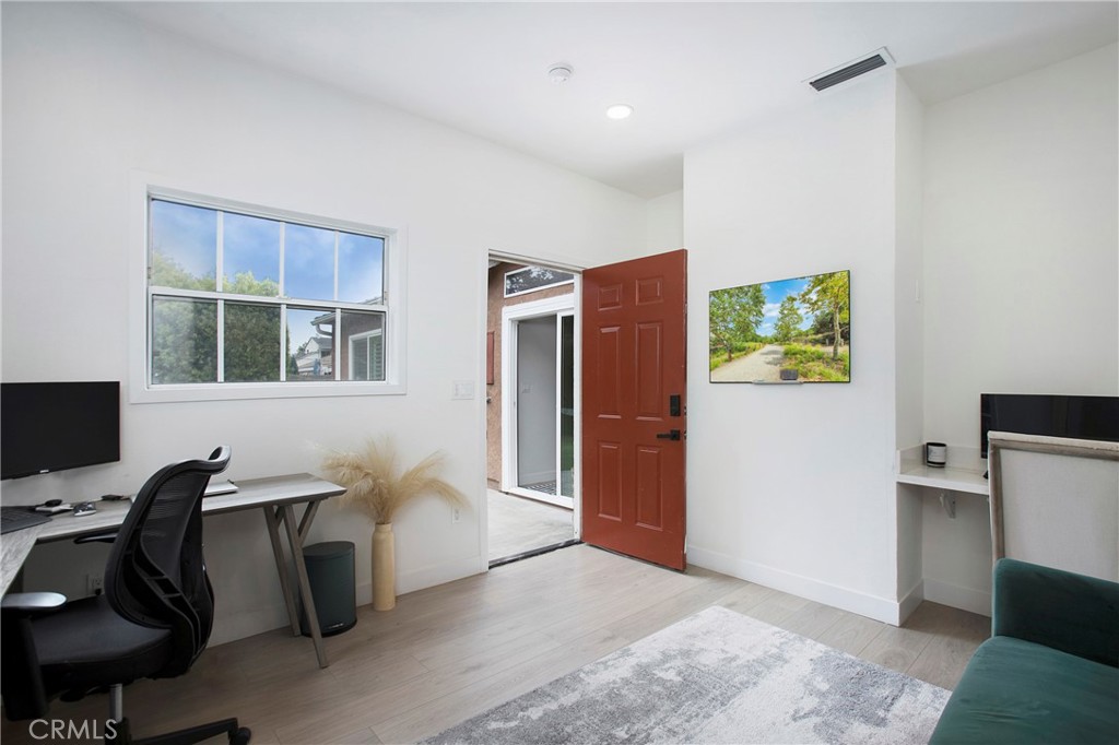 5529 Hersholt Avenue