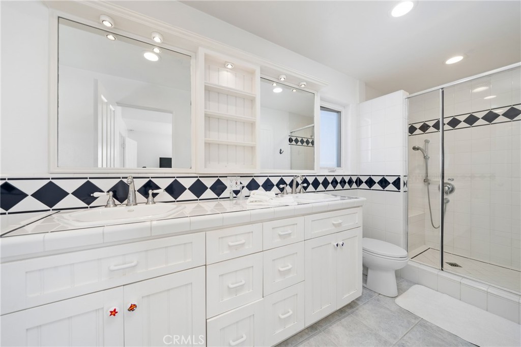 16685 S Pacific Avenue