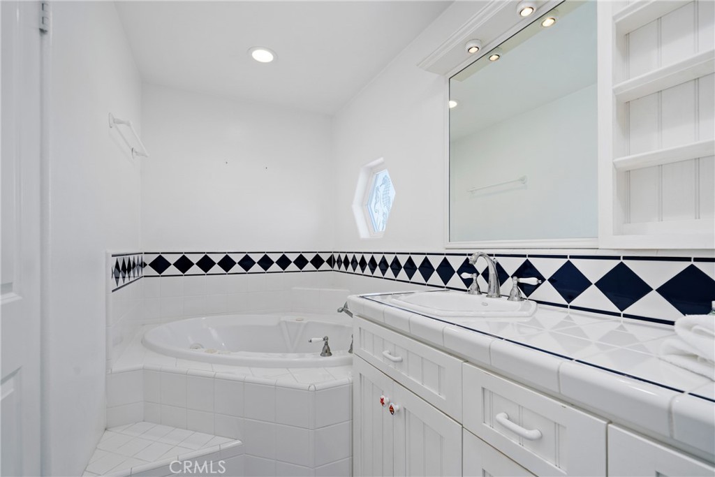 16685 S Pacific Avenue