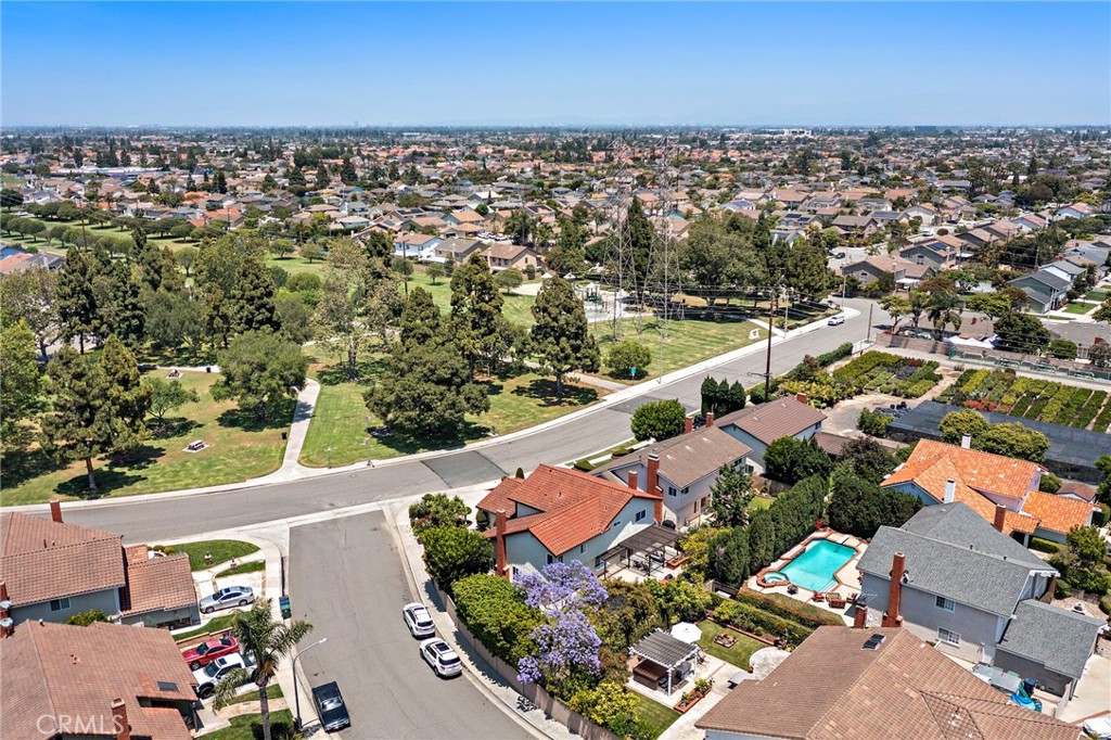 8604 Bluebird Avenue