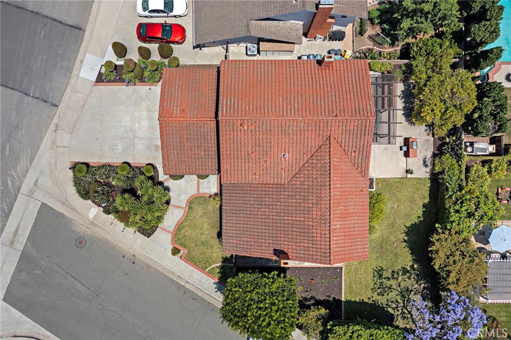 8604 Bluebird Avenue