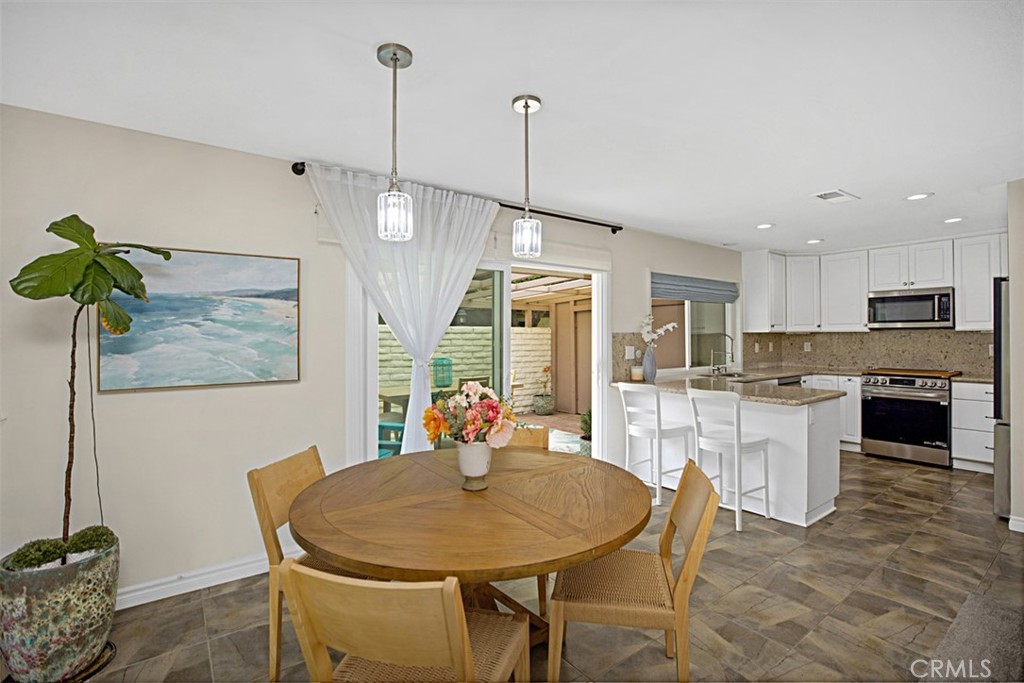 27121 Via Chiquero C