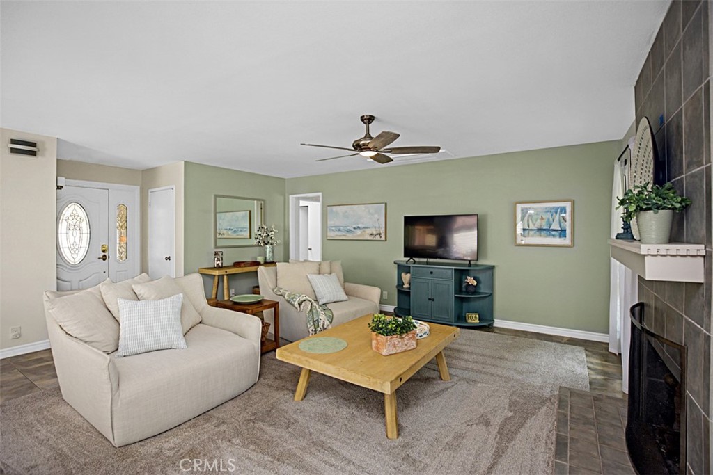 27121 Via Chiquero C