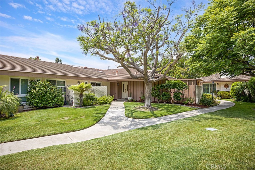 27121 Via Chiquero C