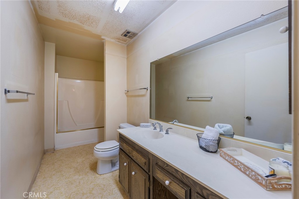 400 S Flower Street 170