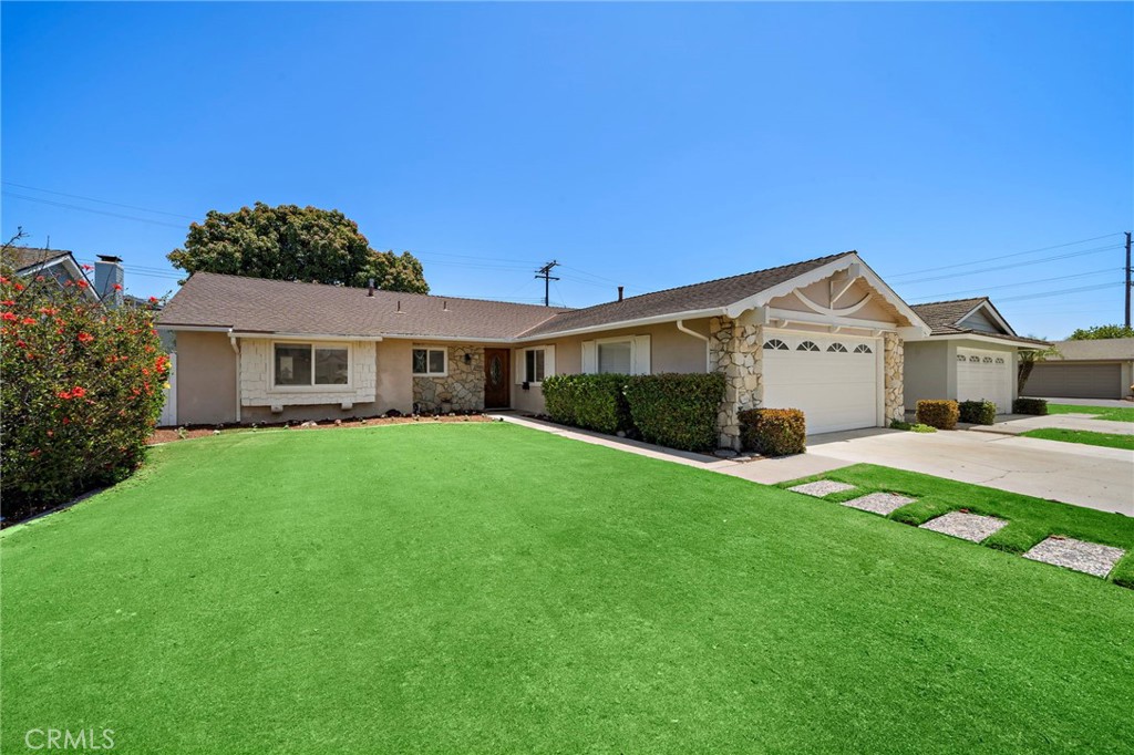 18452 Tamarind Street