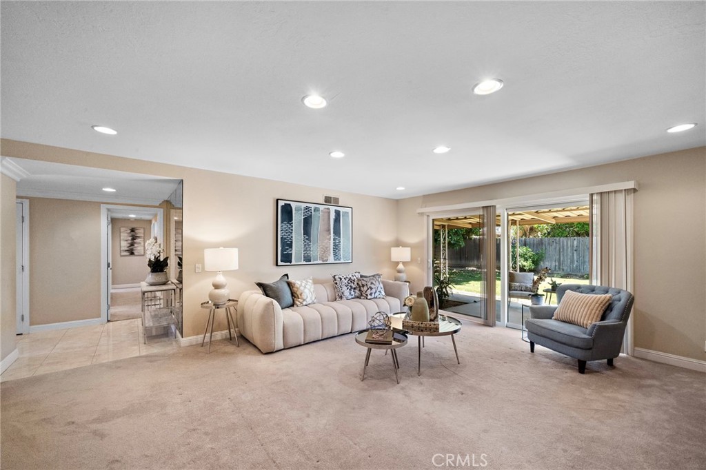 18452 Tamarind Street