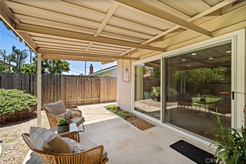 18452 Tamarind Street