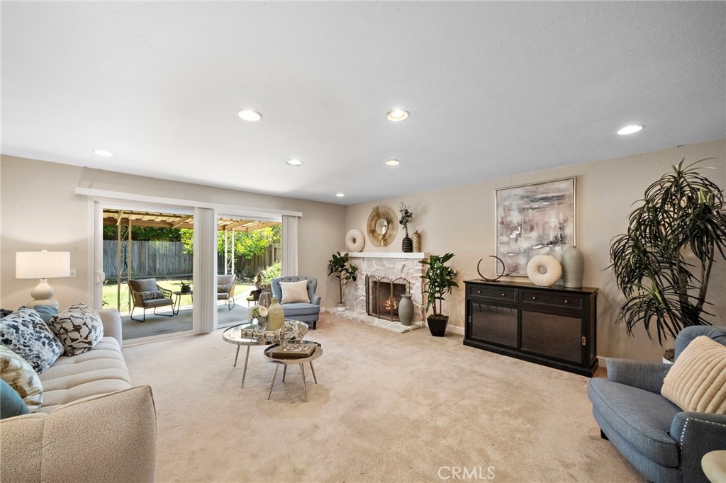 18452 Tamarind Street