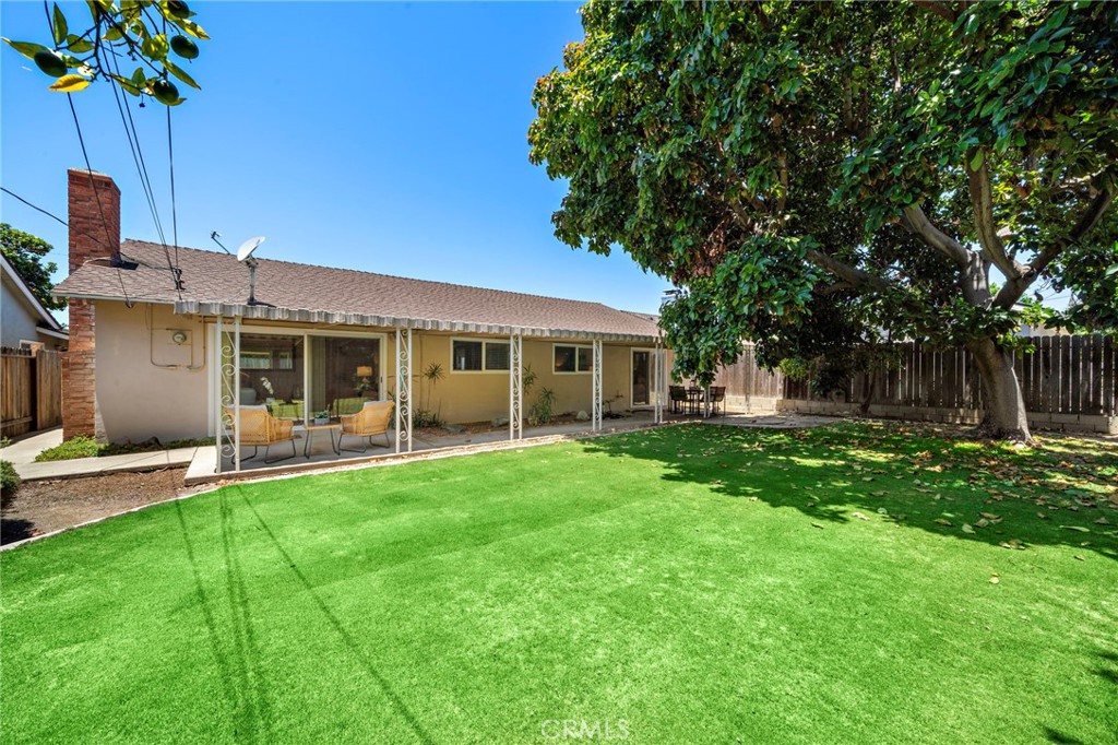 18452 Tamarind Street