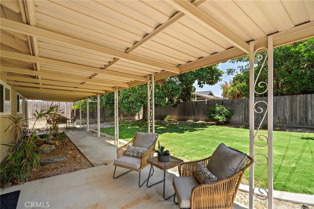 18452 Tamarind Street