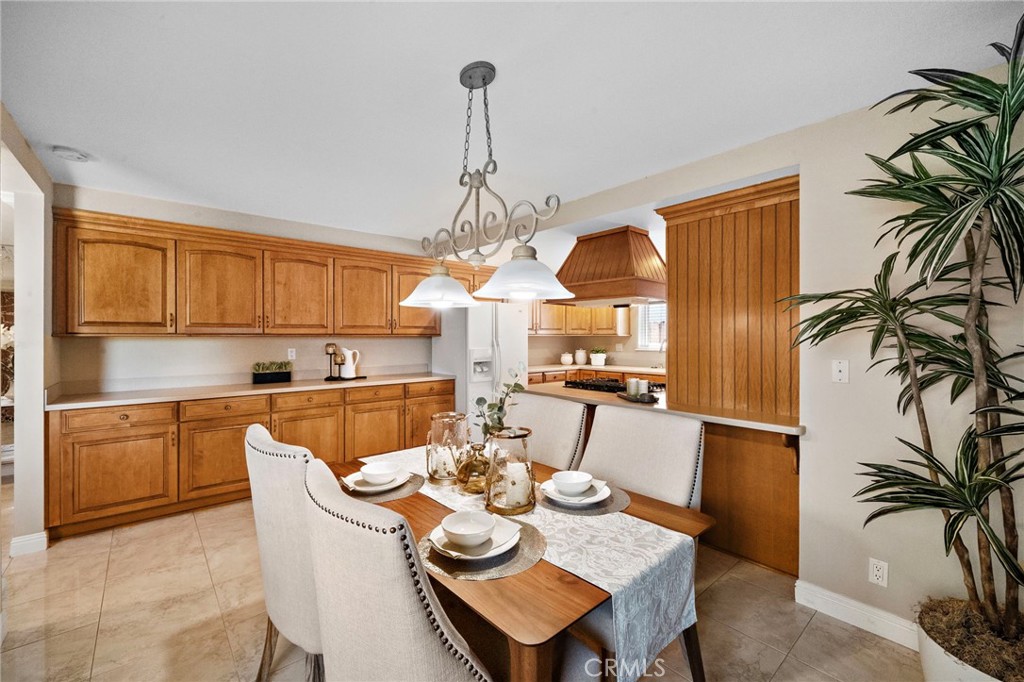 18452 Tamarind Street