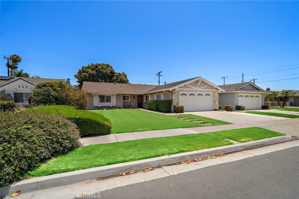 18452 Tamarind Street