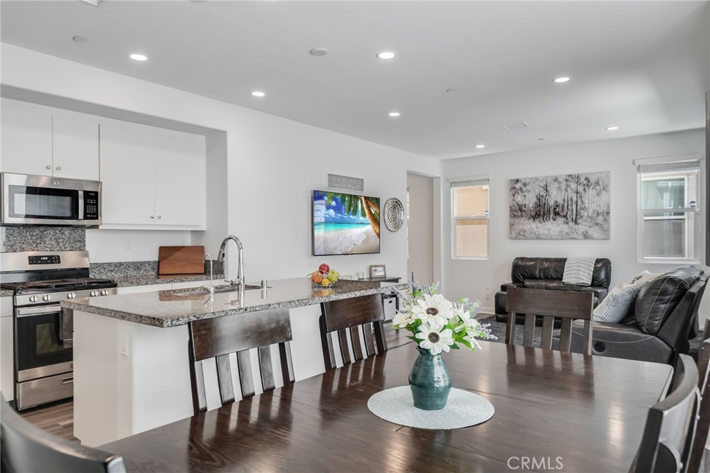 7452 Desert Holly Street