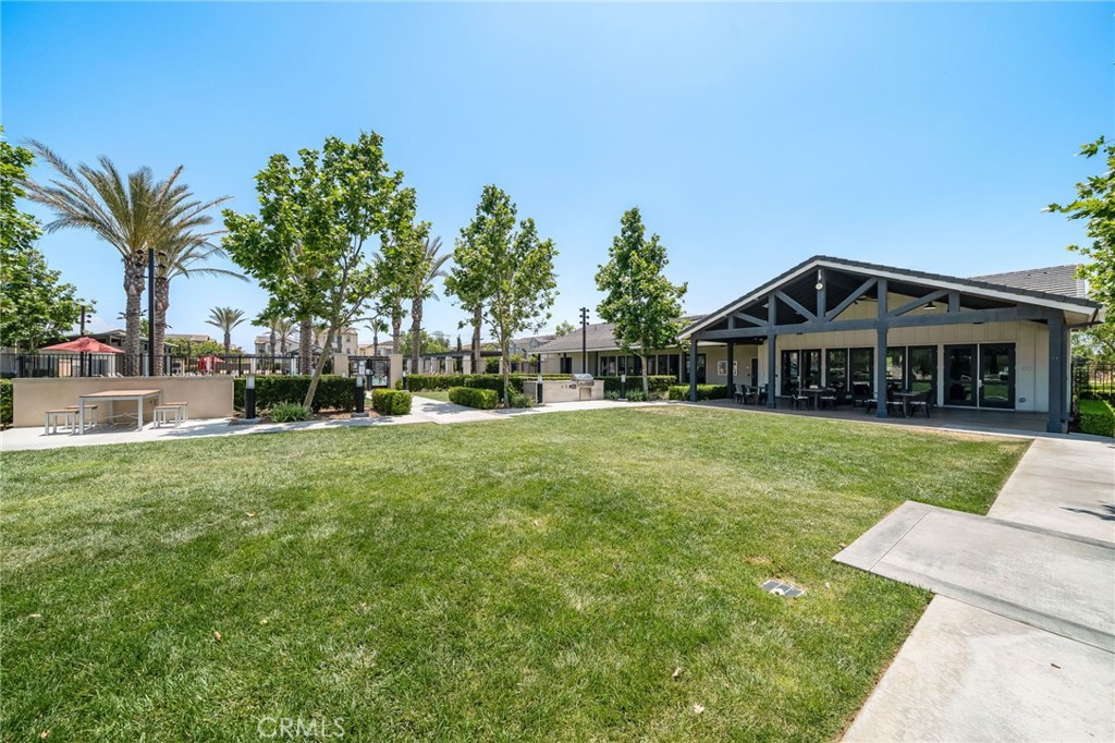 7452 Desert Holly Street