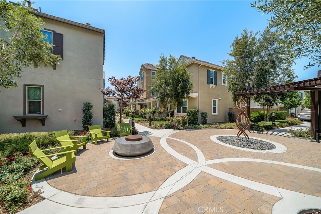 7452 Desert Holly Street