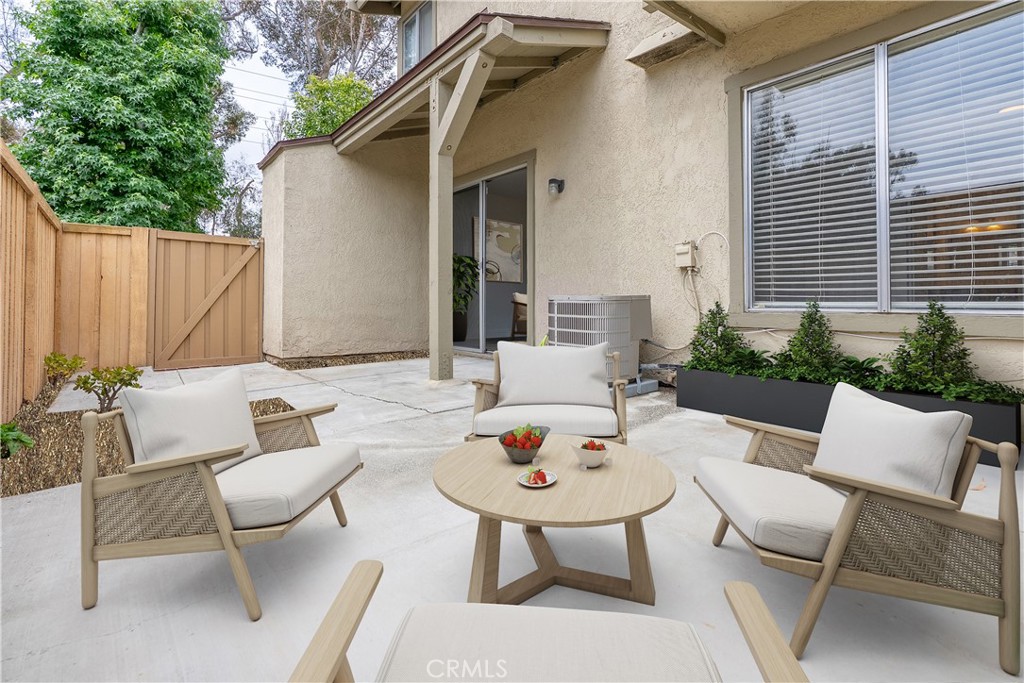 44 Clearbrook