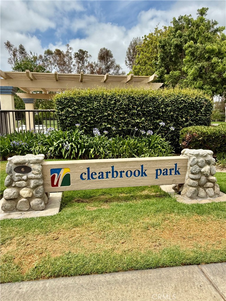 44 Clearbrook