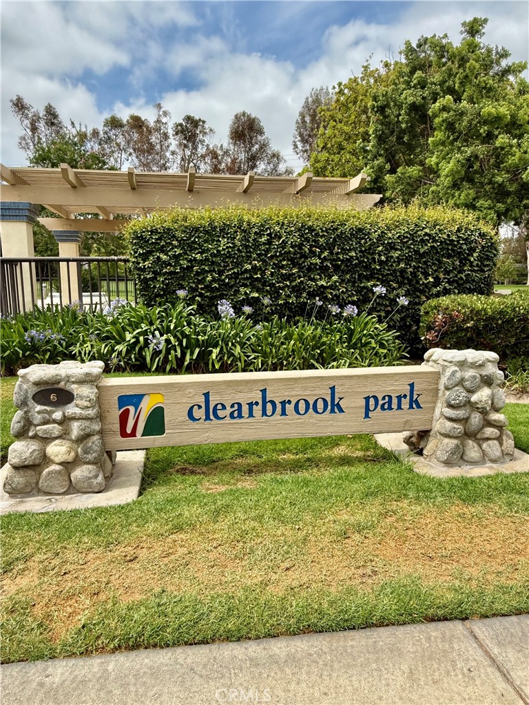 44 Clearbrook