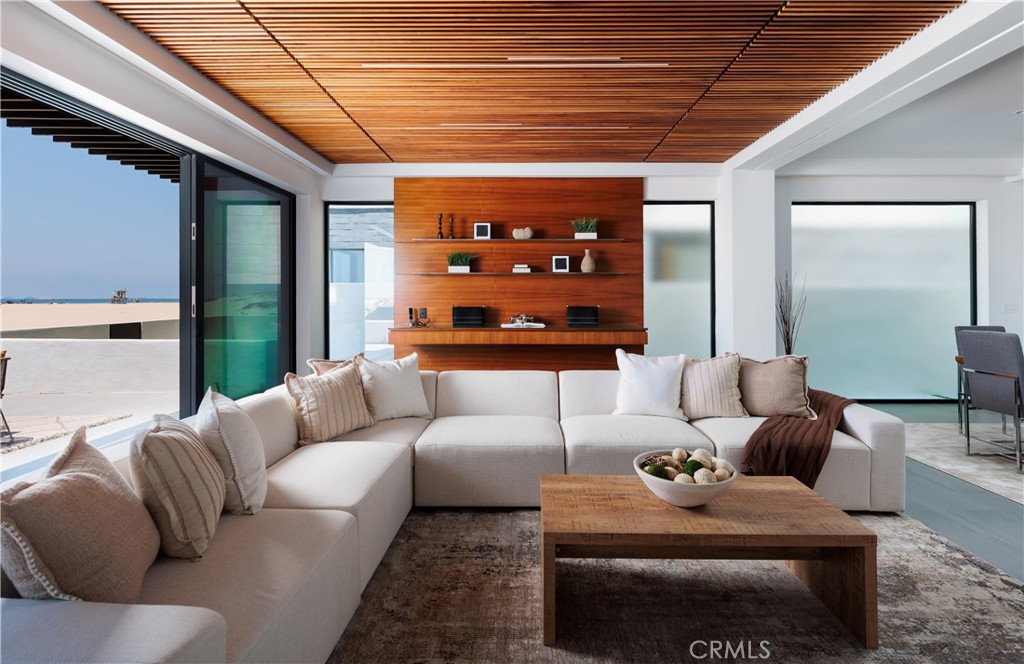 7104 W Oceanfront