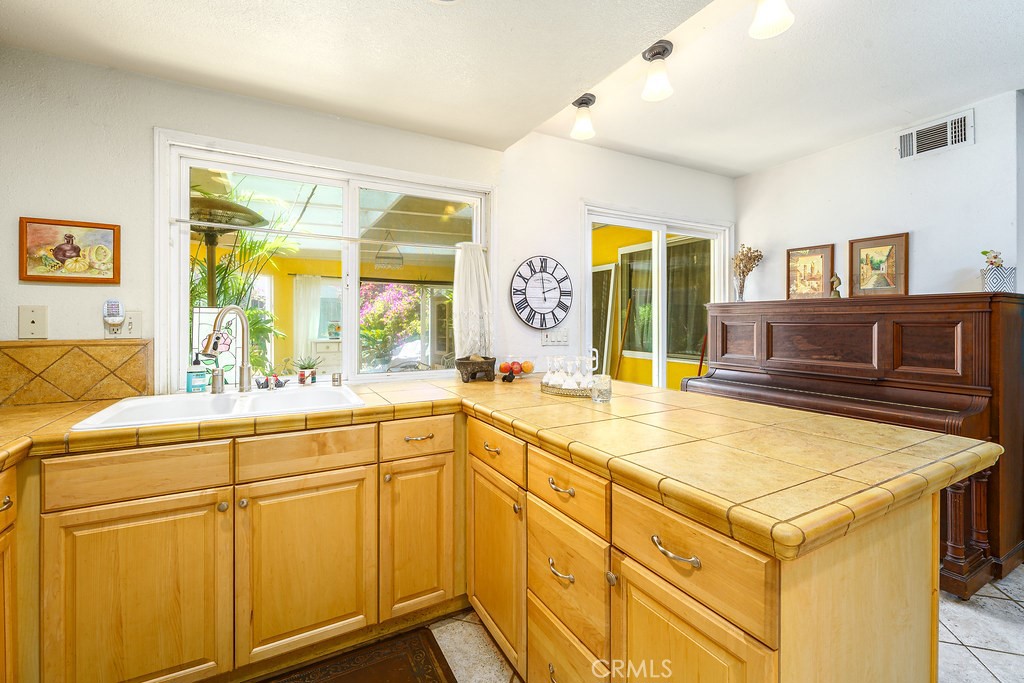 31085 Via San Vicente