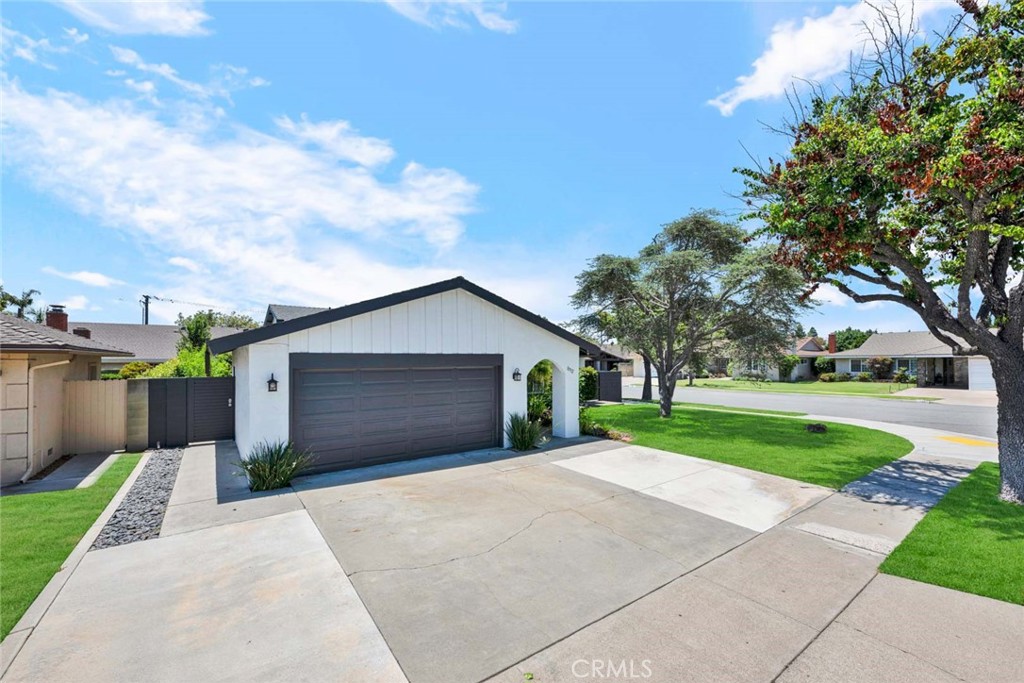 10912 Nighthawk Circle